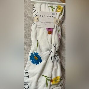 Mix & Match 3/$55 Rae Dunn Let Love Grow Flower Blanket,New,50”x70”